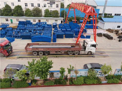 河南偉志鋼模板廠家購(gòu)進(jìn)多車(chē)原材料